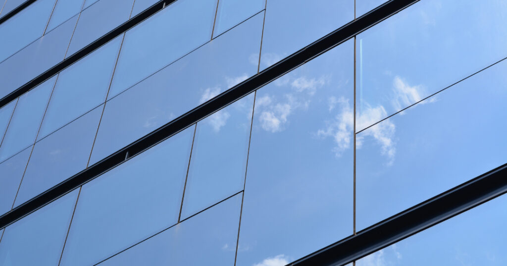 fachada de vidro em Betim